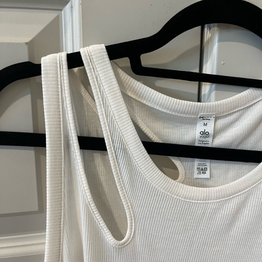 Alo Yoga Ribbed Peak Tank - S, M, L sizes available! - Picture 2 of 6